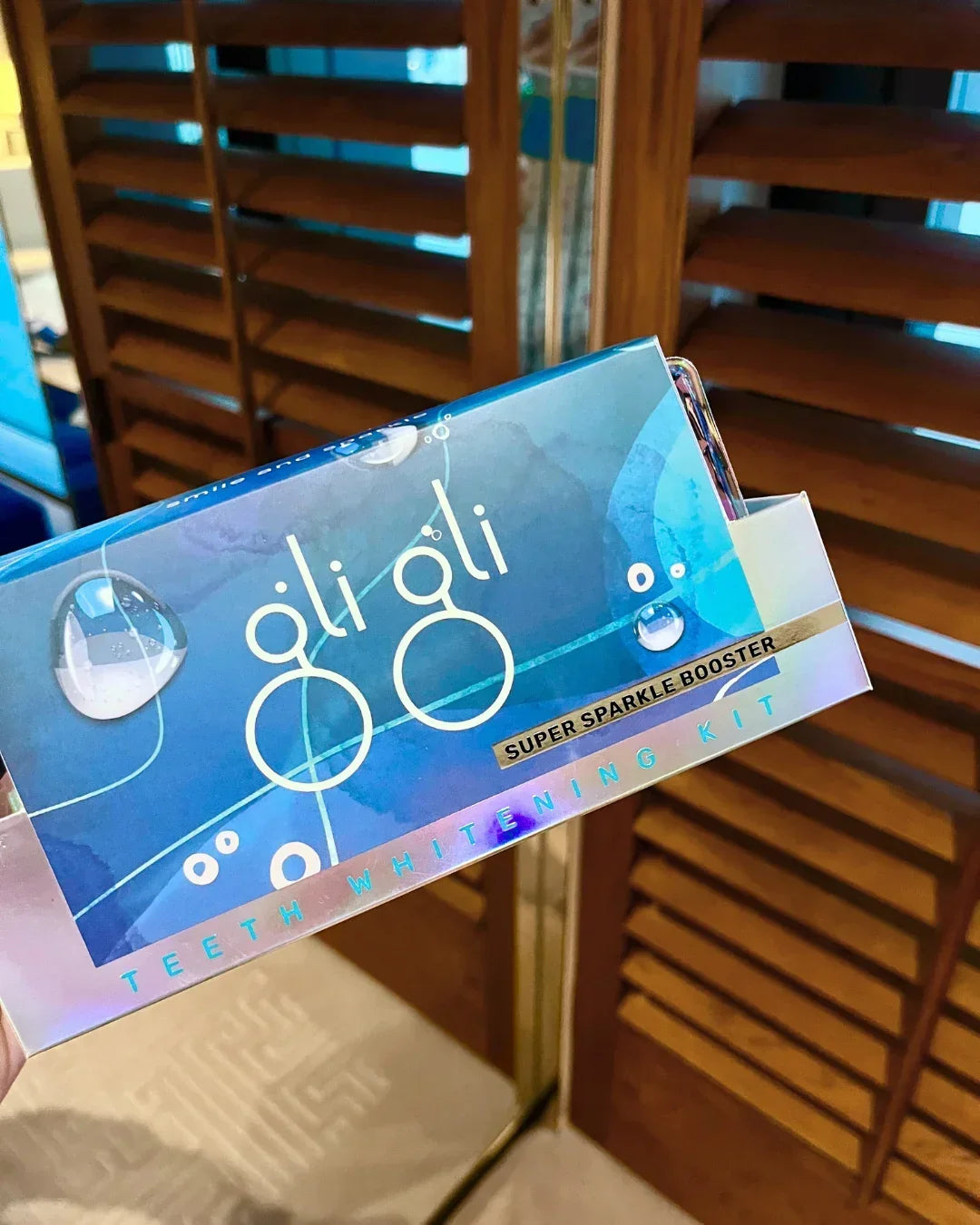 460nm 藍光真的有效嗎？專業 LED 美白儀與藍光牙刷的技術對比
